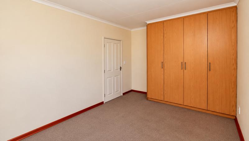 2 Bedroom Property for Sale in Langenhovenpark Free State